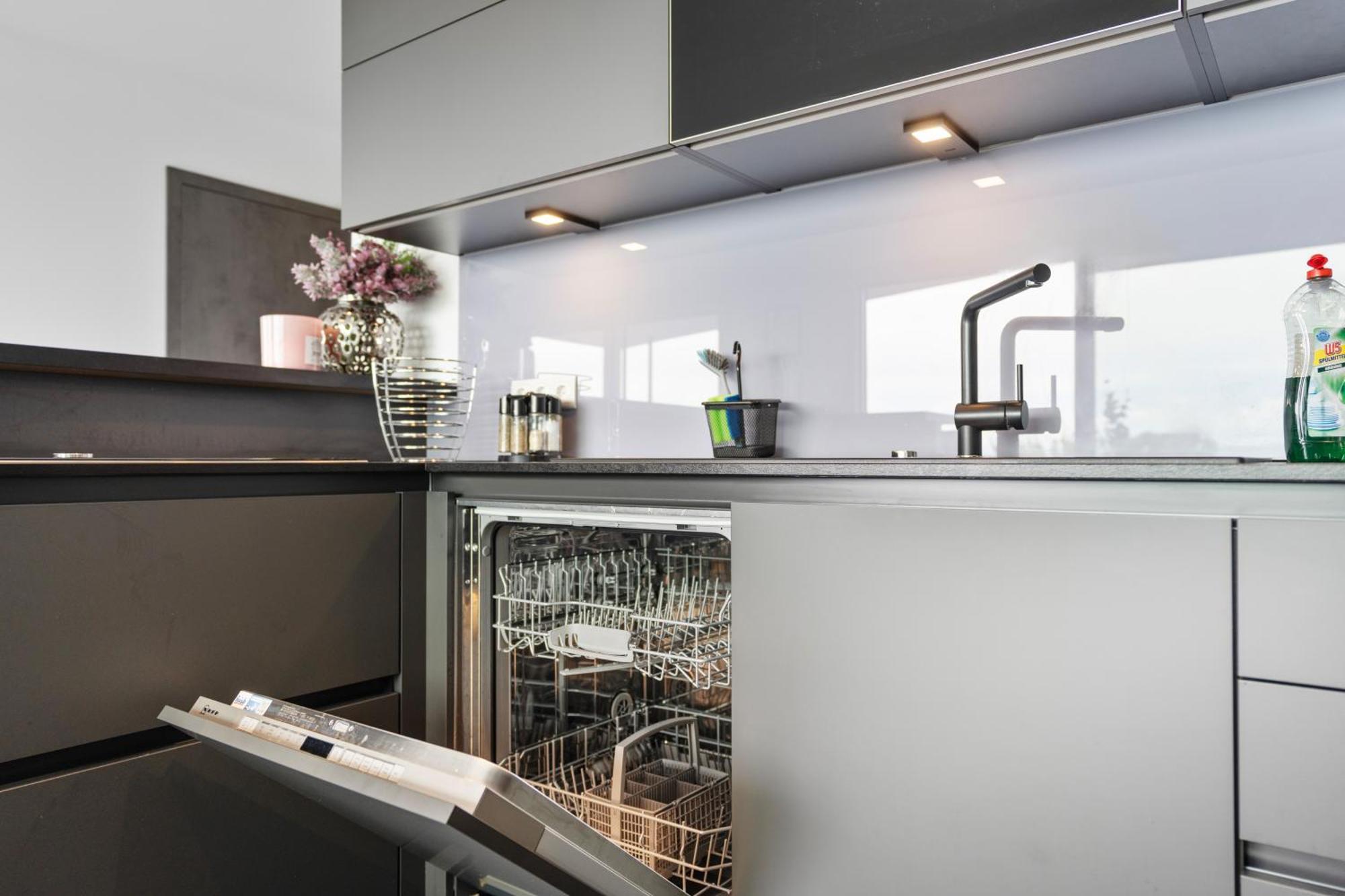 Anytime - Penthouse Mit Terrasse Und Bergsicht Friedrichshafen Exterior foto